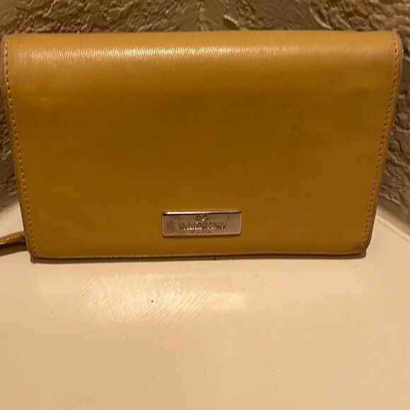 Valentino Garavani Long Wallet Beige Tan Leather Floral Applique Trifold - Picture 3 of 14